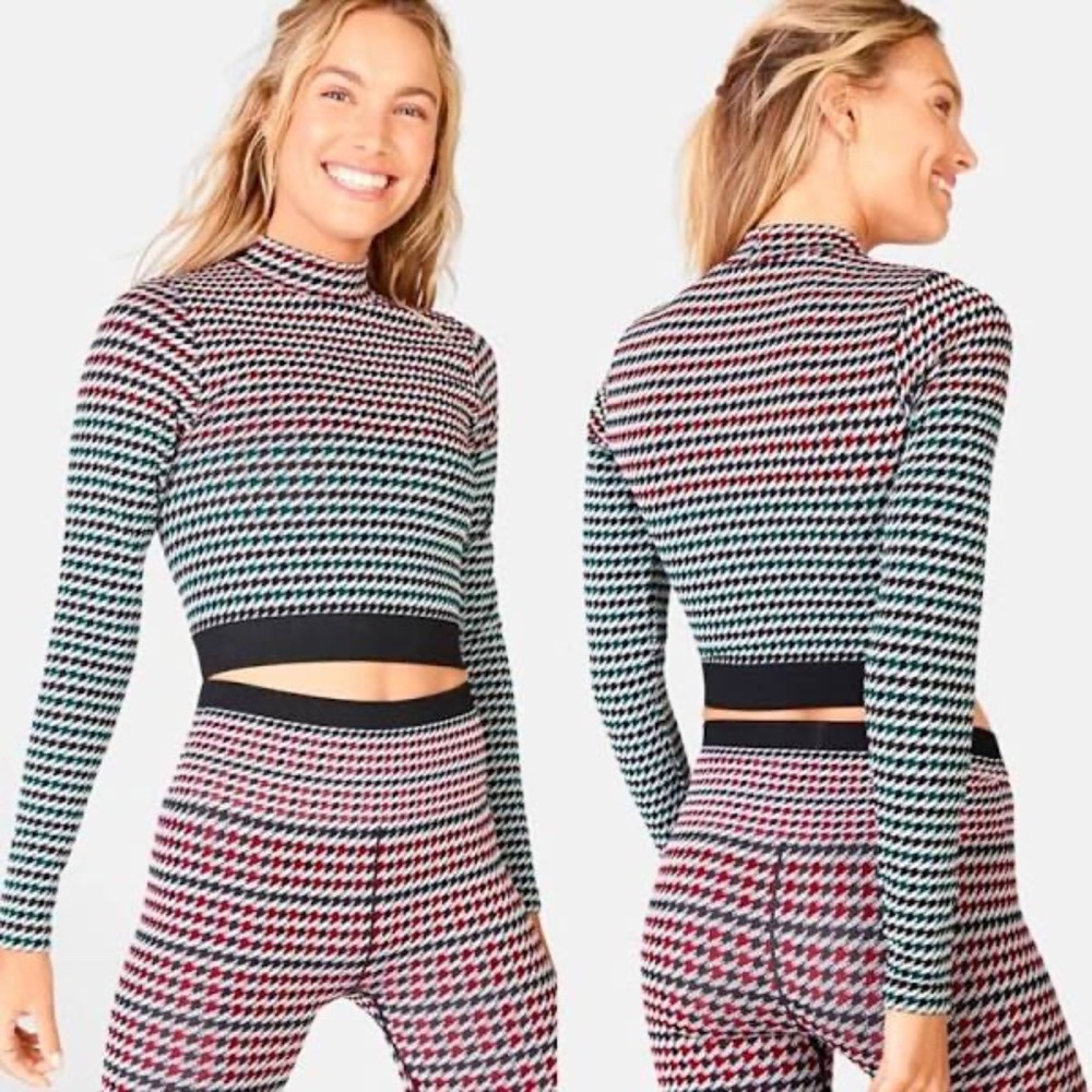 Fabletics Long Sleeved Houndstooth Mock Turtleneck Crop Top. Size Small